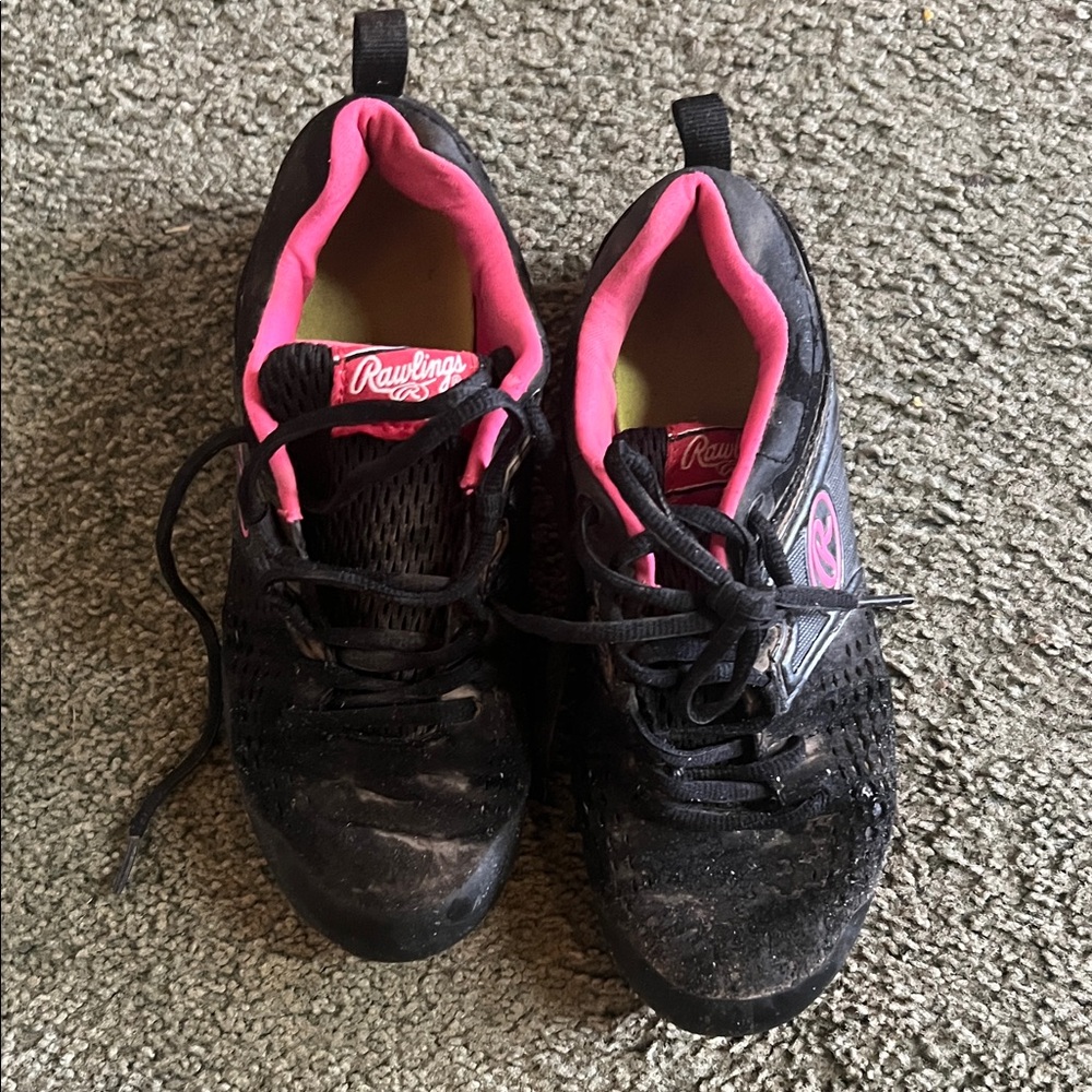 Rawlings Size 3 kids Black Baseball/Softball Cleats with Pink Lining